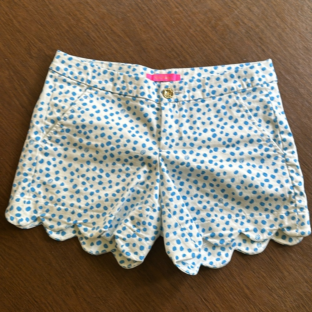 Lilly Pulitzer White & Blue Dot Shorts Size 2